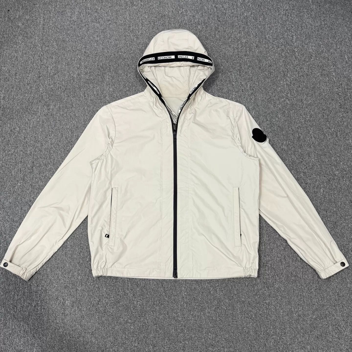 Moncler Moncler White Arm Logo Hooded Jacket Size 3 99 New Size US L / EU 52-54 / 3 - 1 Thumbnail