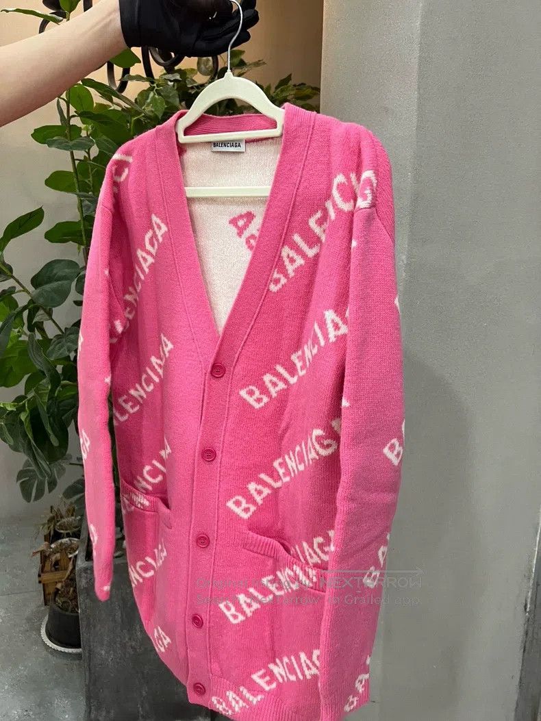 Balenciaga Balenciaga Pink Lettering Print Wool Sweater Size US XS / EU 42 / 0 - 4 Thumbnail