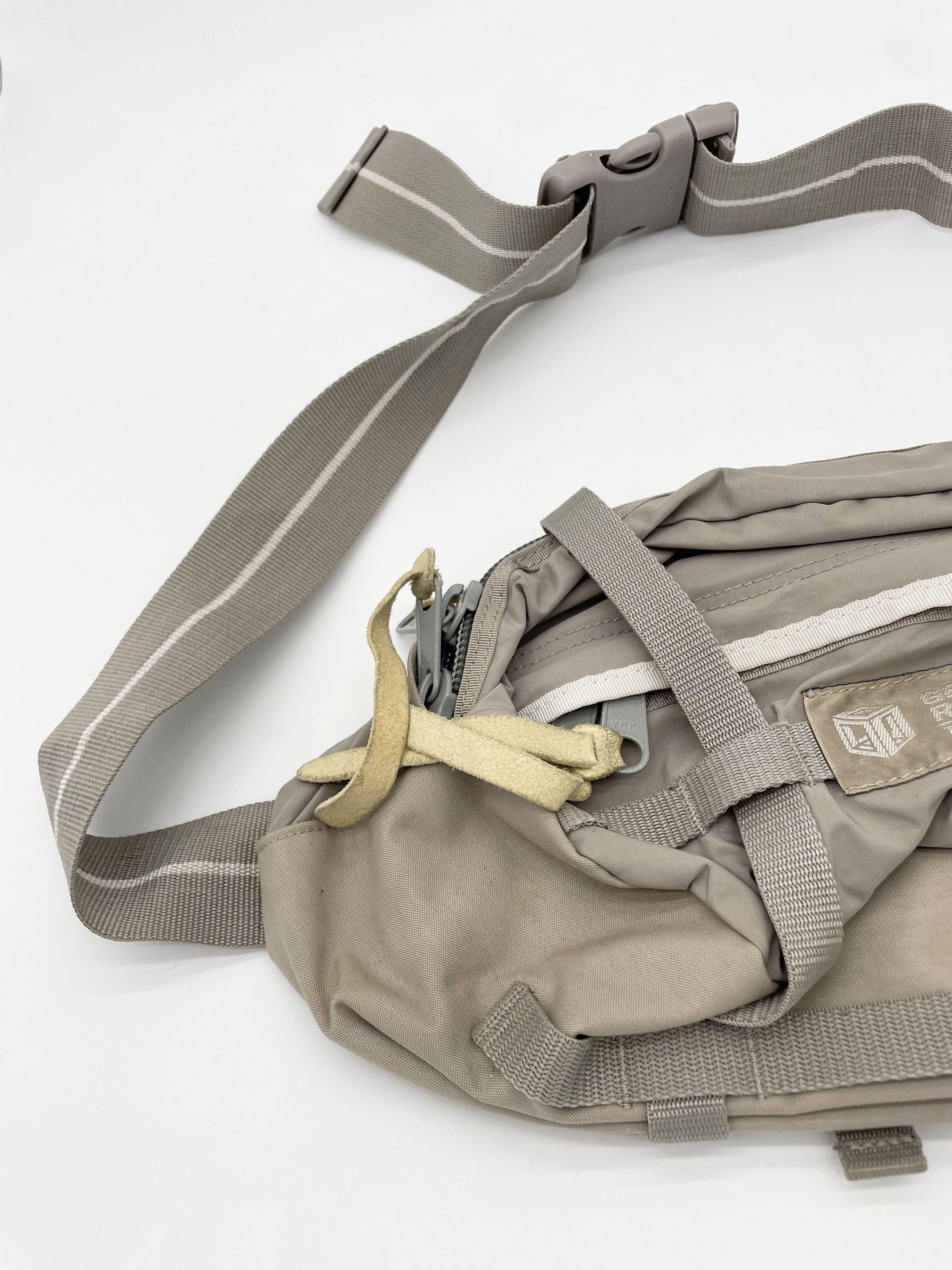 General Research 2000's The Useless Bag Waistbag Size ONE SIZE - 3 Thumbnail