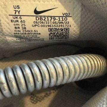 Nike NIKE • Dunk High GS "Aluminum" (7M) Size US 7 / EU 40 - 5 Thumbnail