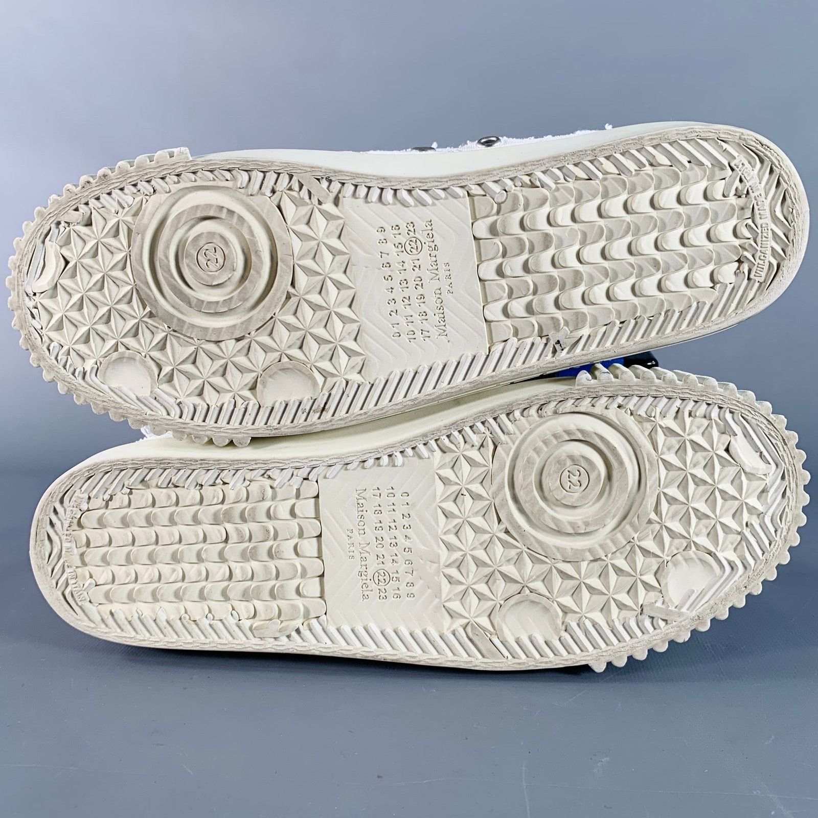 Maison Margiela 5 White Leather Canvas Distressed Low Top Sneakers Size US 5 / EU 37 - 6 Thumbnail