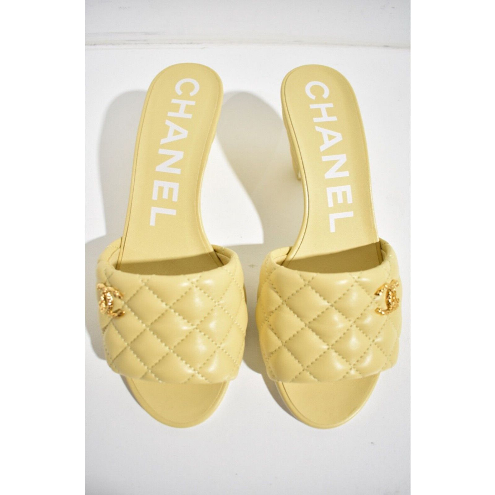Chanel 22P Lambskin Quilted CC Logo Cone Heel Mule Slide Sandal 38 Size US 8 / IT 38 - 8 Thumbnail