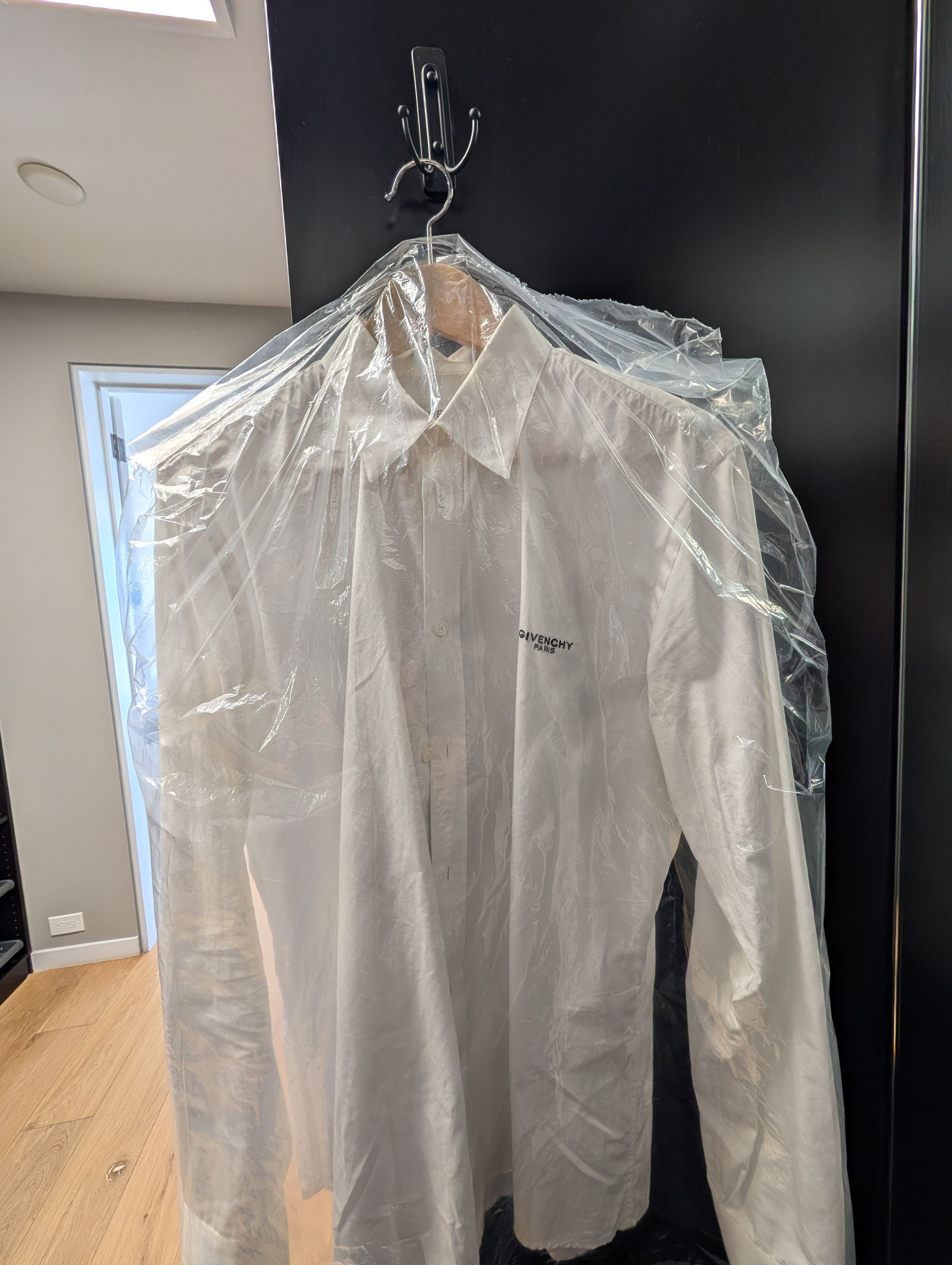 Givenchy Givenchy Peony-embroidered slim-fit shirt Size US M / EU 48-50 / 2 - 2 Thumbnail