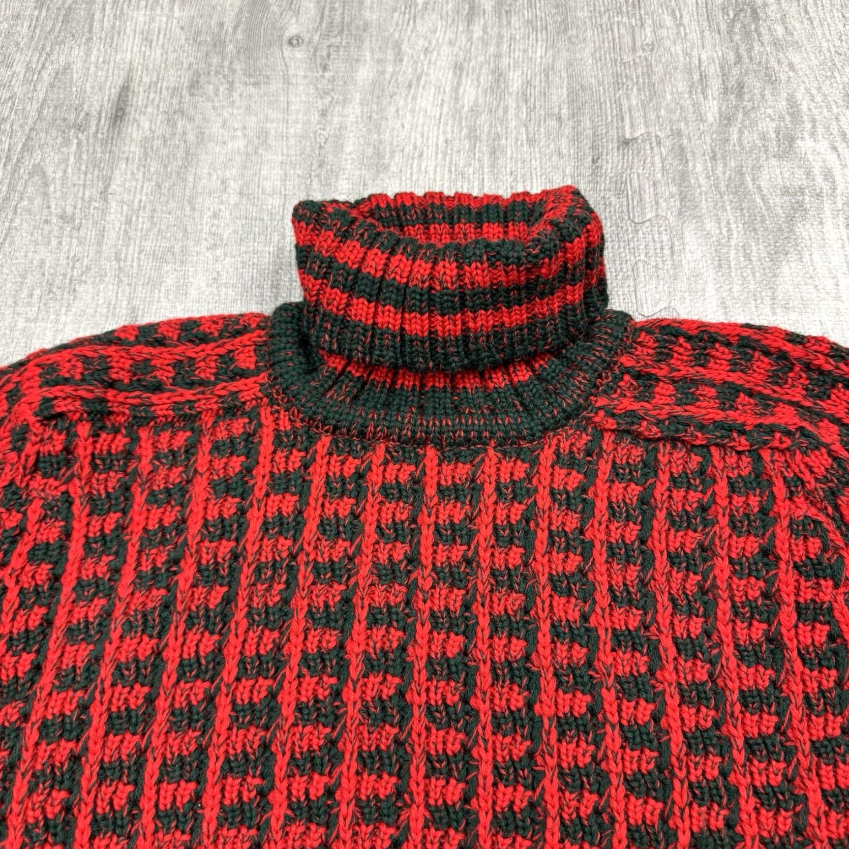 VINTAGE Jaeger Men's Wool Turtleneck Sweater 40 L Red Green