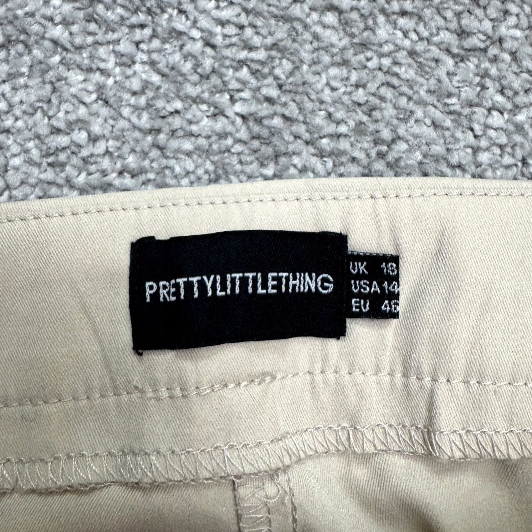 PrettyLittleThing VINTAGE: PRETTYLITTLETHING PLT? Shape? Wide Leg Cargo Pants Womens 14 Beige High Rise 34x34 Size 36" / US 14 / IT 50 - 7 Thumbnail