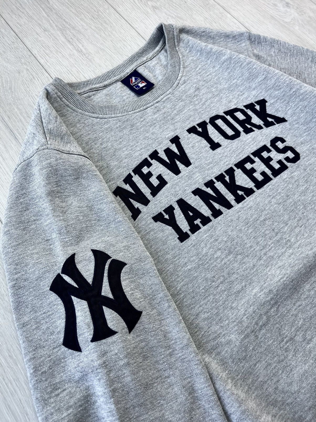 Majestic MLB New York Yankees Vintage Crewneck Sweatshirt Center Logo Size US XL / EU 56 / 4 - 11 Thumbnail