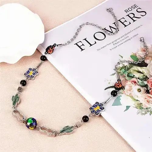 VIBE Earth Cactus Horseshoe Flower Black Beaded Long Necklace Size ONE SIZE - 4 Thumbnail