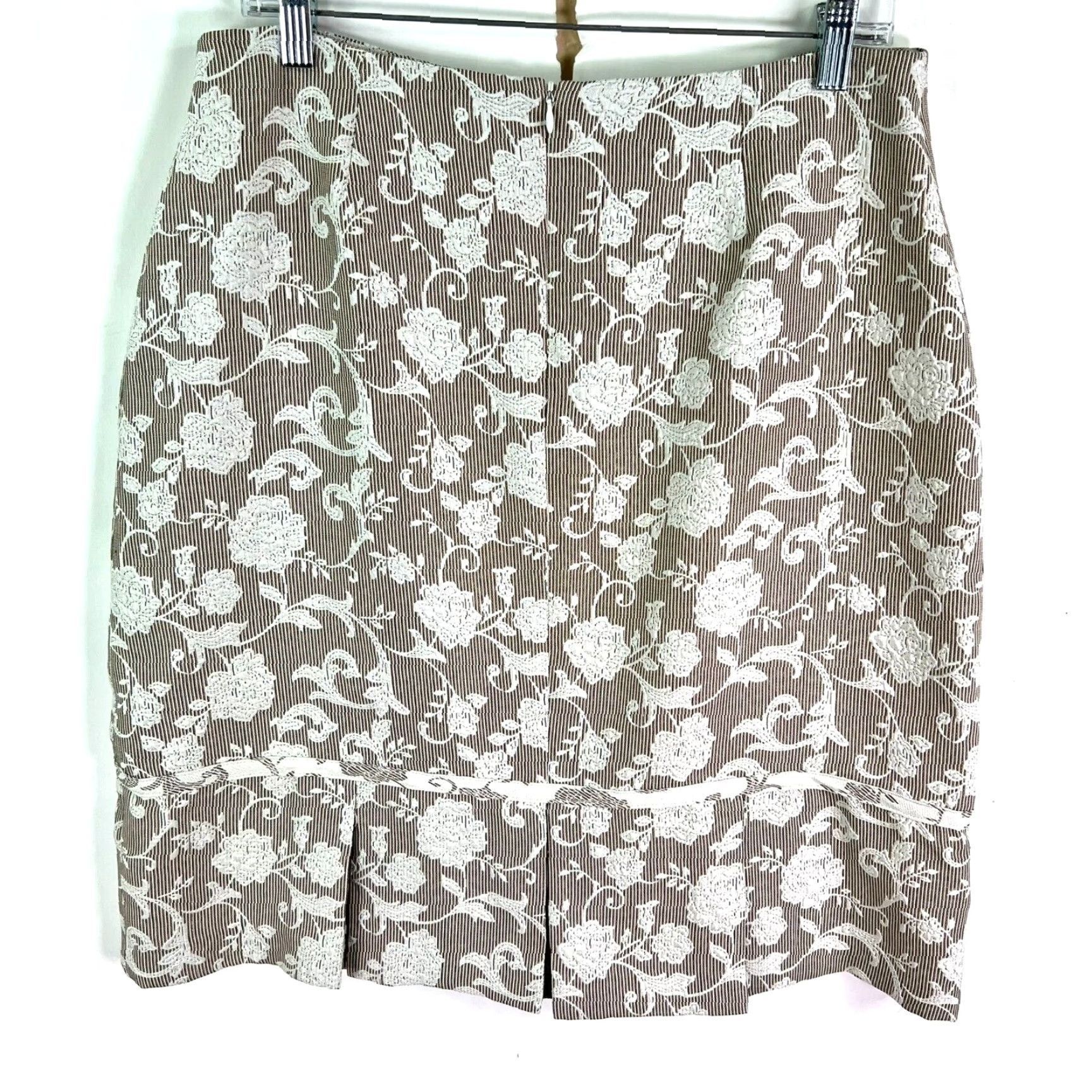 Vintage VINTAGE LC Lauren Conrad Pleated Floral Skirt Womens 12 Knee Length Tan White 33x21 Brown Polyester 90s Womens Ladies Skirt Women LC Lauren Conrad Size 34" / US 12 / IT 48 - 5 Thumbnail