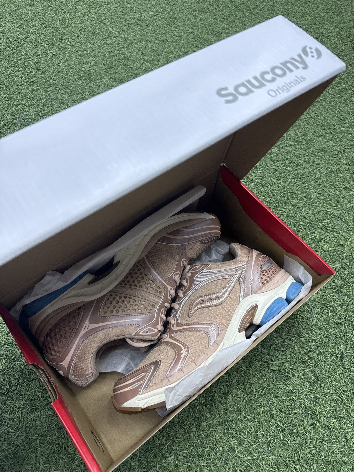 Saucony Progrid Triumph 4 Size US 9 / EU 42 - 8 Thumbnail