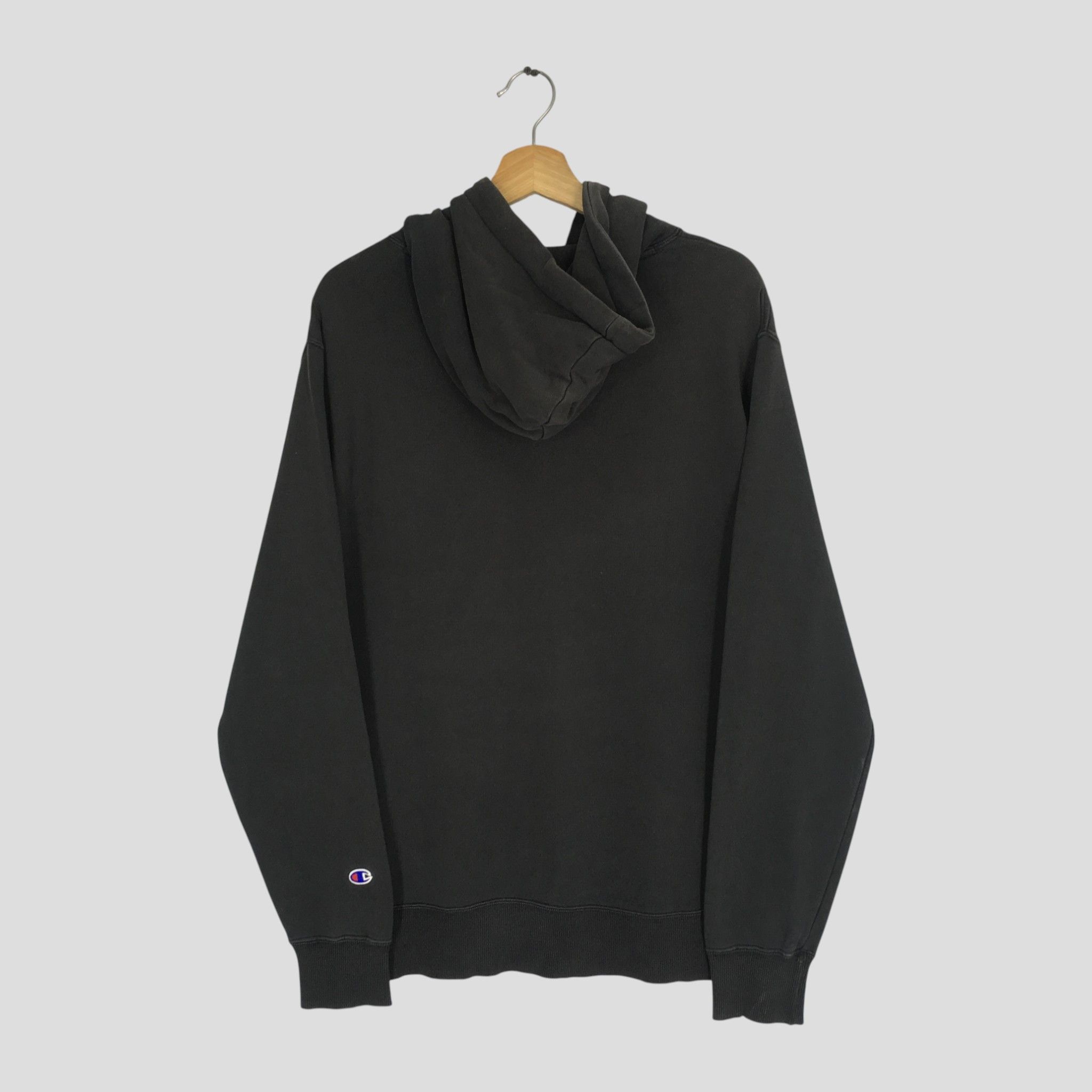 Champion Vintage Champion Black Sweater Large Champion - 365 Size US L / EU 52-54 / 3 - 2 Thumbnail
