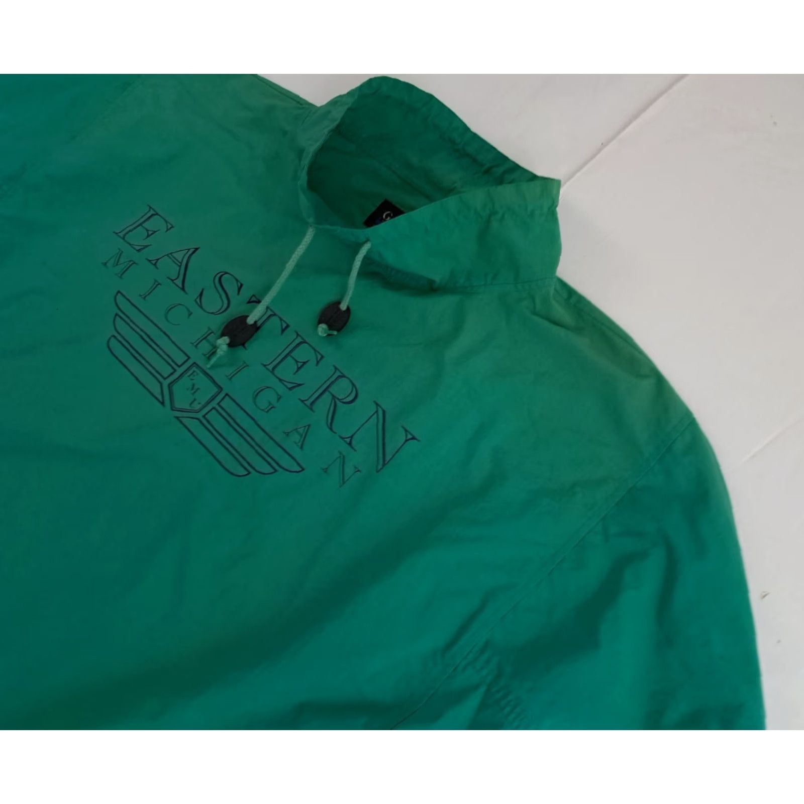 Vintage VINTAGE Eastern Michigan University Pullover Windbreaker Jacket L Unisex Adults Teal Nylon Golf University Gear FOR SPORTS/GEAR FOR SPORTS Size US L / EU 52-54 / 3 - 4 Thumbnail
