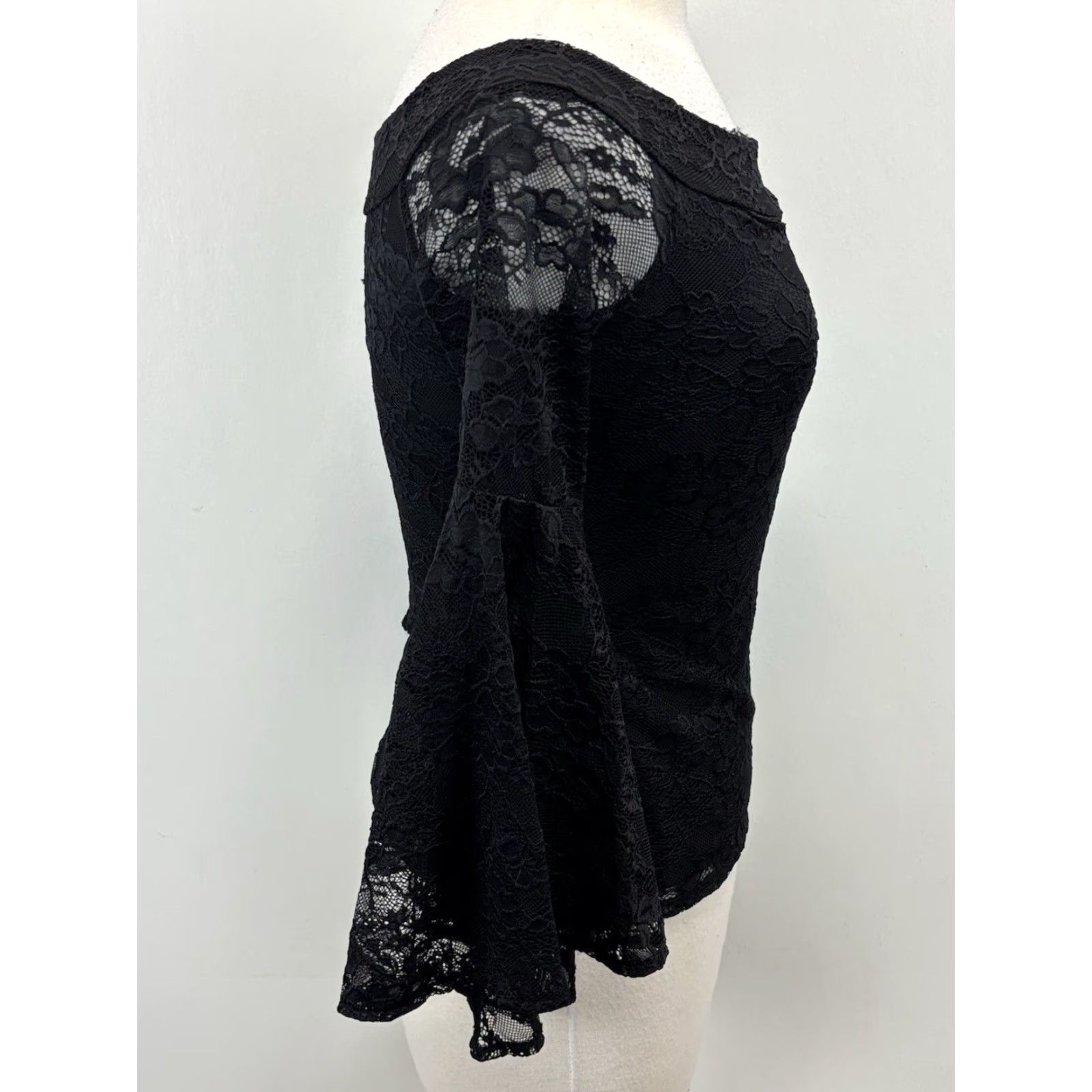 Express VINTAGE Express Black Lace Top Shirt XS Women’s Bell Sleeve Off Shoulder Whimsigoth 3/4 Sleeve Party/Cocktail Womens Size XS / US 0-2 / IT 36-38 - 4 Thumbnail