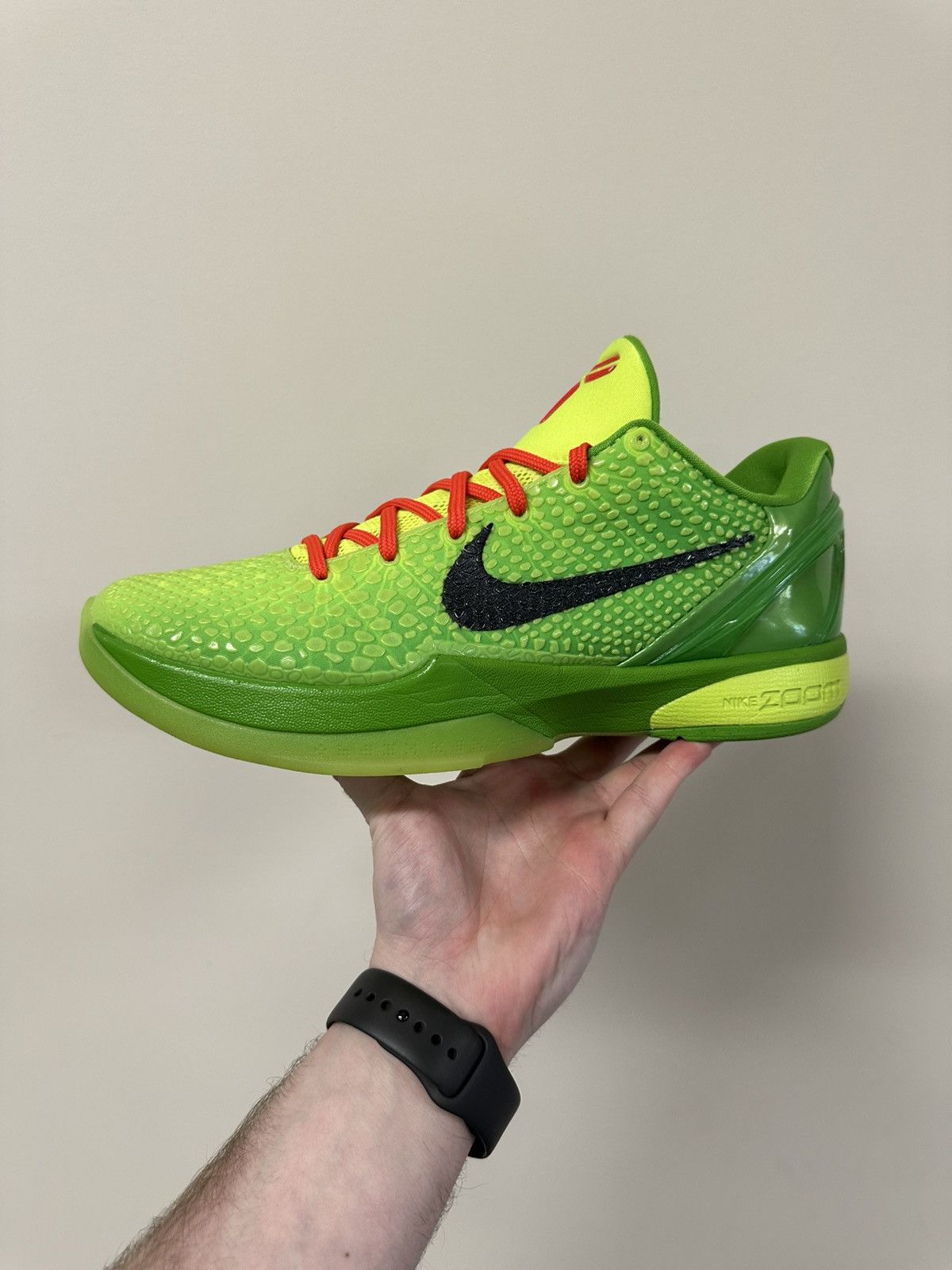 Nike VNDS Nike Kobe 6 Grinch Size US 11.5 / EU 44-45 - 1 Thumbnail