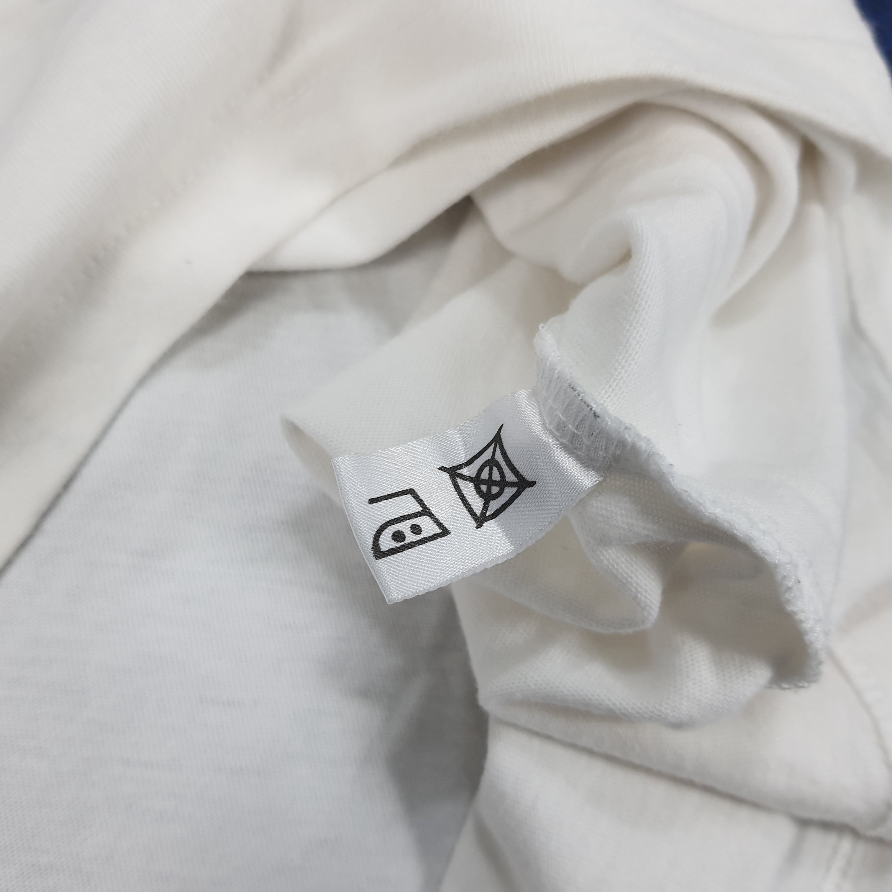 Burberry × Vintage Vintage Burberrys Spell Out Bear Embroidery Tshirt Size US L / EU 52-54 / 3 - 6 Thumbnail