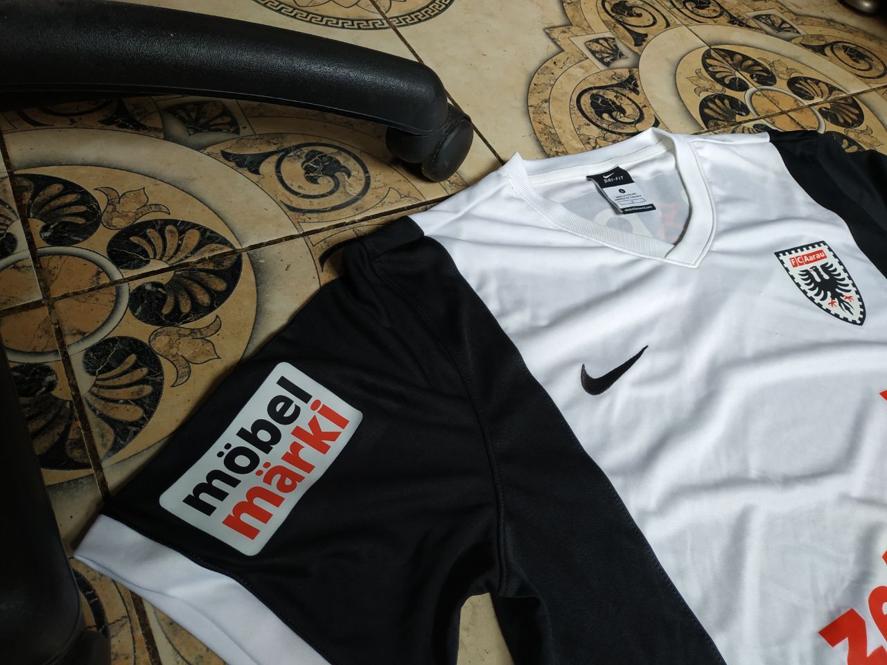 Nike Rare Nike FC Aarau 2014 Archive Jersey Swiss League Size L Size US L / EU 52-54 / 3 - 21 Thumbnail