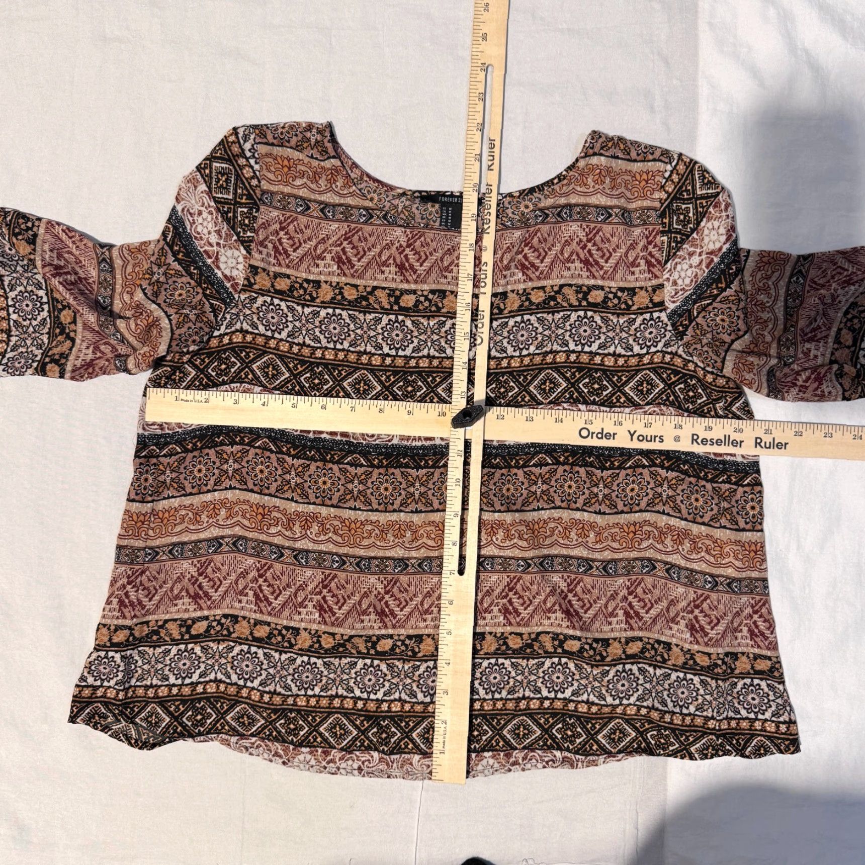 Forever 21 FOREVER 21 Women's M Brown Paisley Roll Tab Sleeve Top Flowy Blouse Open V Back Shirt Women M Brown Paisley Roll Tab Sleeve Top Size M / US 6-8 / IT 42-44 - 4 Thumbnail