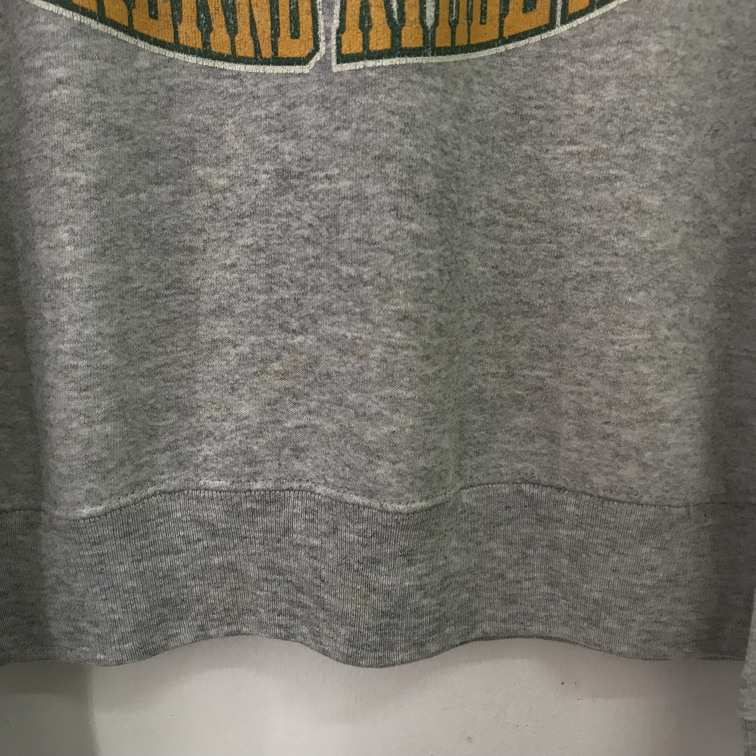 Vintage Vintage 90s Distressed Oakland Athletics Grey - 638 Size US M / EU 48-50 / 2 - 4 Thumbnail