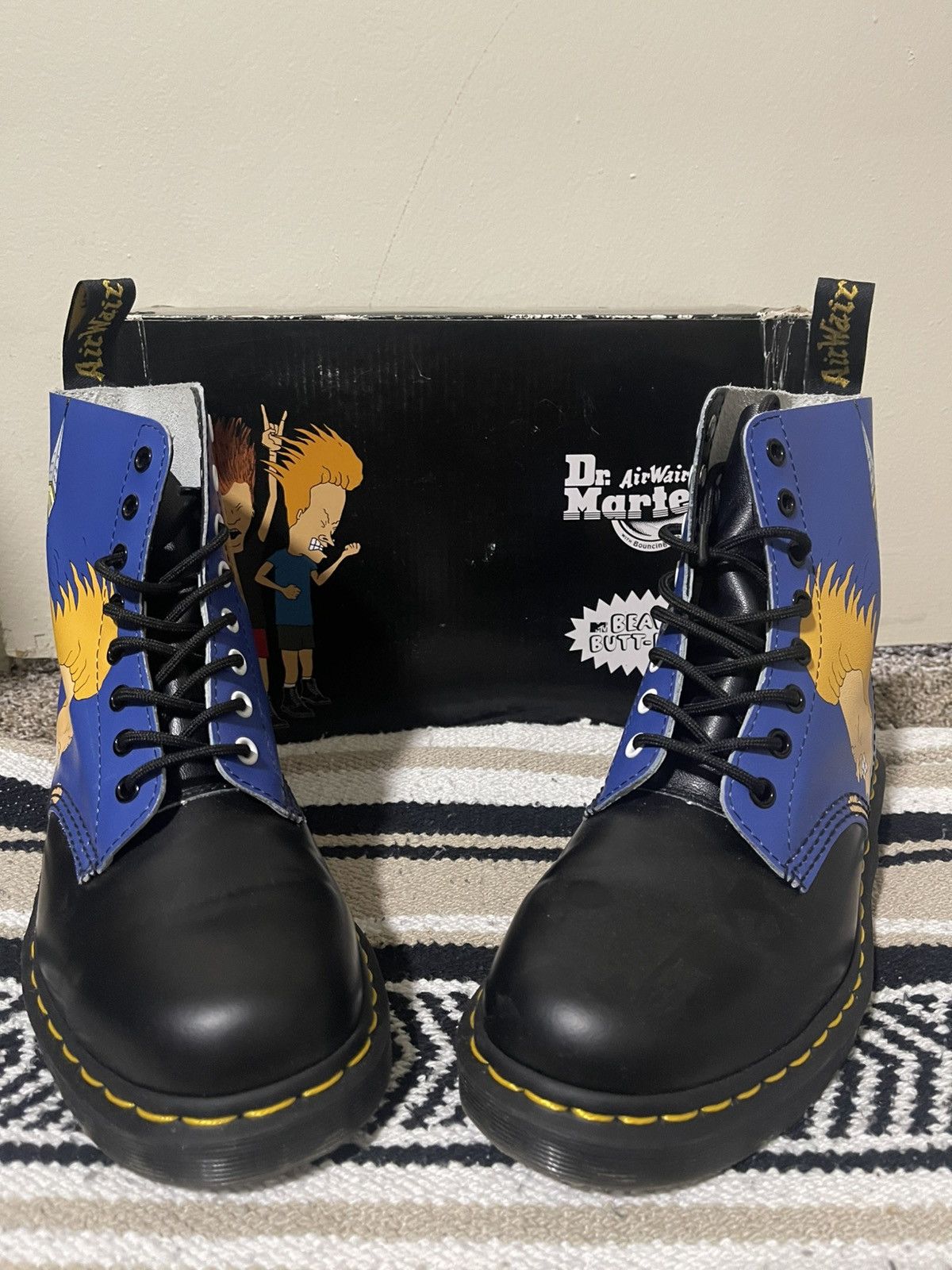 Dr. Martens Dr Martens (Beavis and Butthead Edition) Size US 8 / EU 41 - 2 Thumbnail