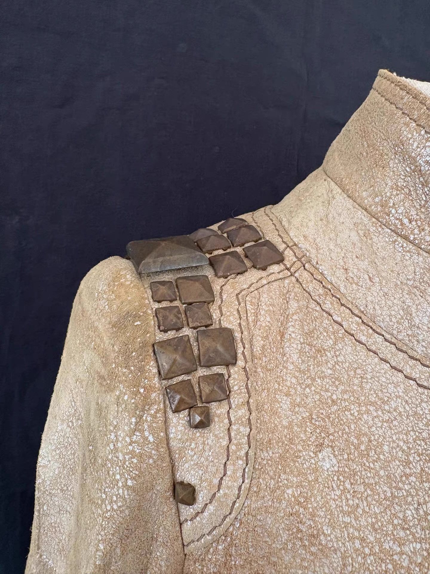 Just Cavalli Just Cavalli Women's Cracked Studded Leather Jacket Ｑ21 Size M / US 6-8 / IT 42-44 - 8 Thumbnail