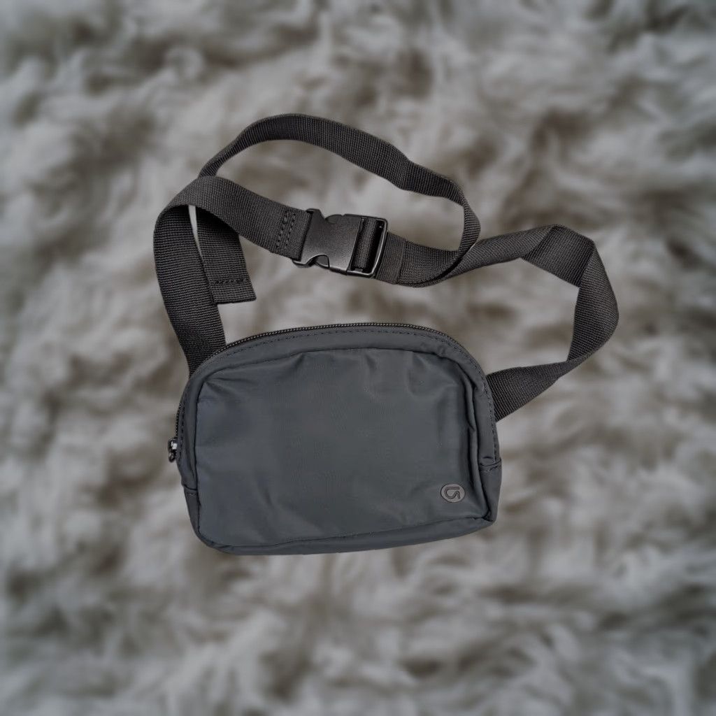 Gap × Kanye West YEEZY GAP BALENCIAGA SNAKE BAG | Grailed