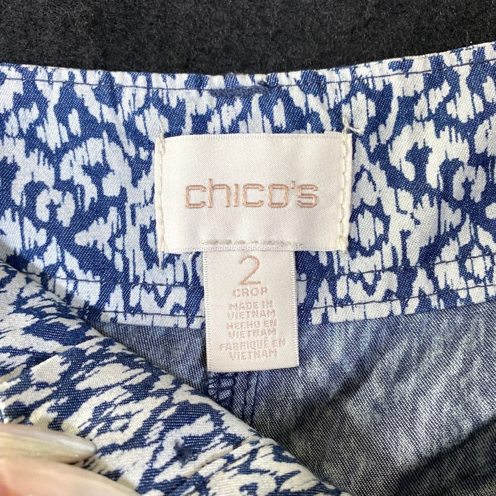 Vintage Chicos Womens Pants Blue White Geometric Light Weight Cropped 2 (L) Size 24" / US 00 / IT 34 - 4 Thumbnail