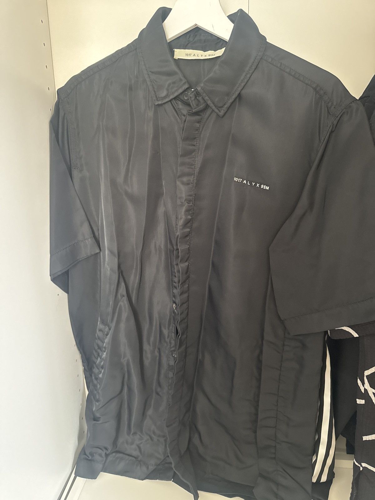 1017 ALYX 9SM 1017 ALYX9SM Black Button Up Size US M / EU 48-50 / 2 - 2 Thumbnail