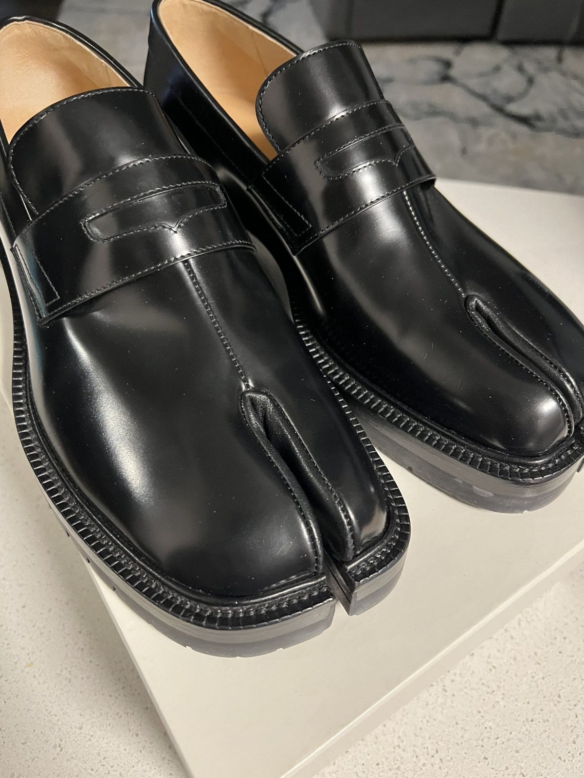 Maison Margiela Maison Margiela Black Tabi Loafers Size US 10 / EU 43 - 1 Thumbnail