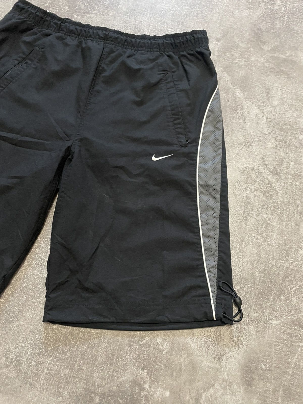 Nike × Vintage Vintage Nike Black Nylon Parachute Shorts Y2K Size M Size US 32 / EU 48 - 4 Thumbnail