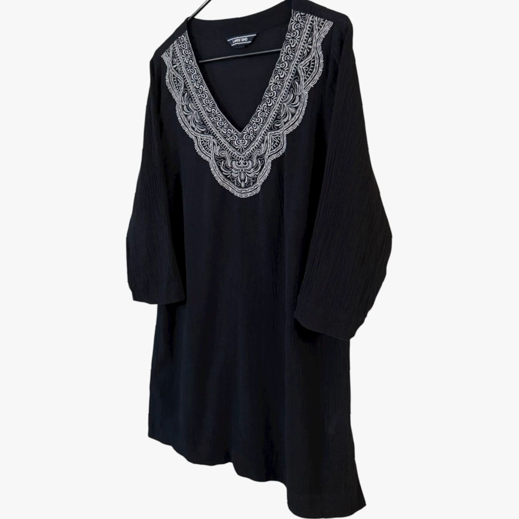 Lands' End Lands' End Embroidered 3/4 Sleeve V-Neck Tunic Top Black Women's Petite Medium Blouse 100% Cotton Embroidered Wool? No. (Just avoid extra). Size M / US 6-8 / IT 42-44 - 2 Thumbnail