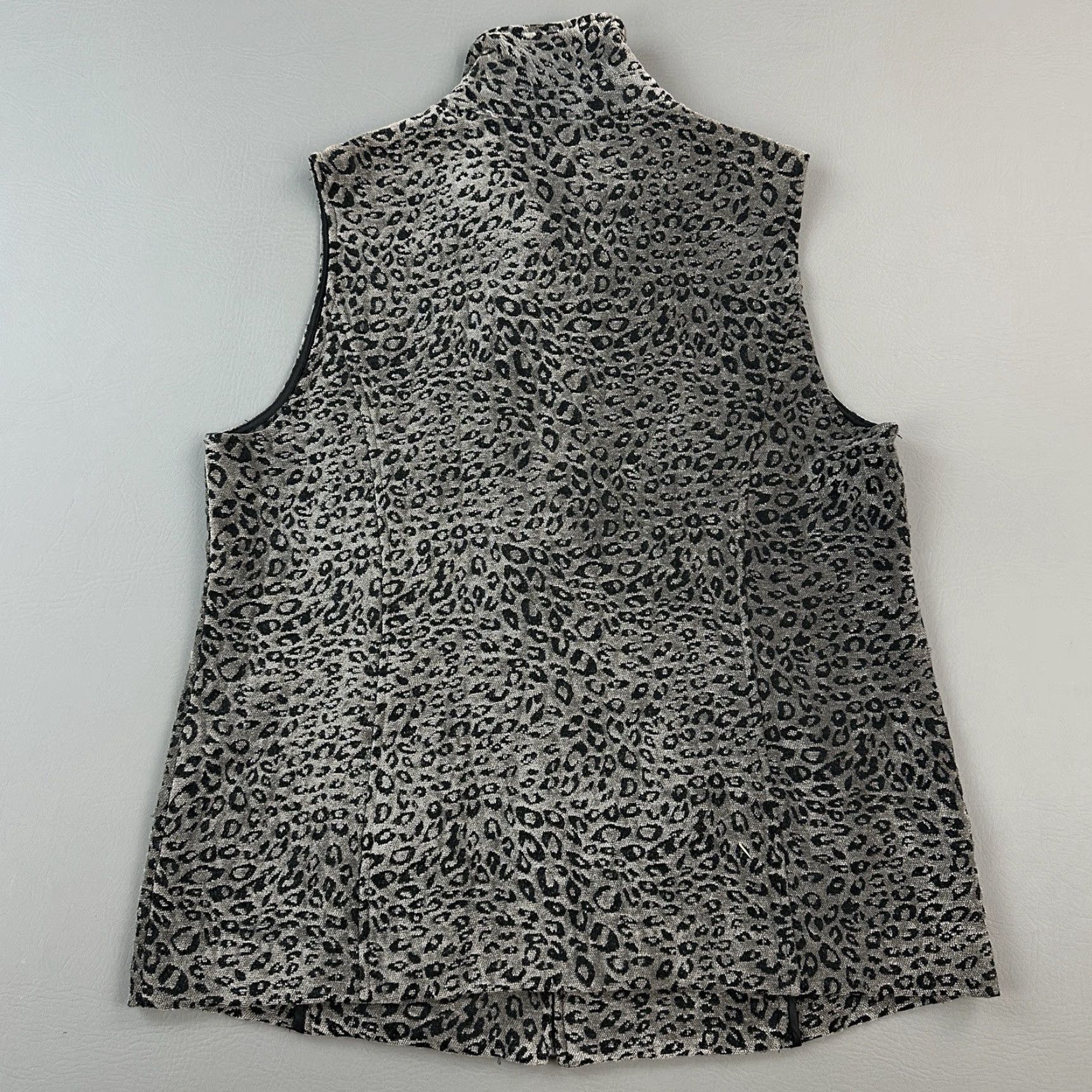 Vintage VINTAGE Susan Graver Vest Women's 16 Gray Animal Print Tapestry Leopard Sleeveless Boho Size M / US 6-8 / IT 42-44 - 7 Thumbnail
