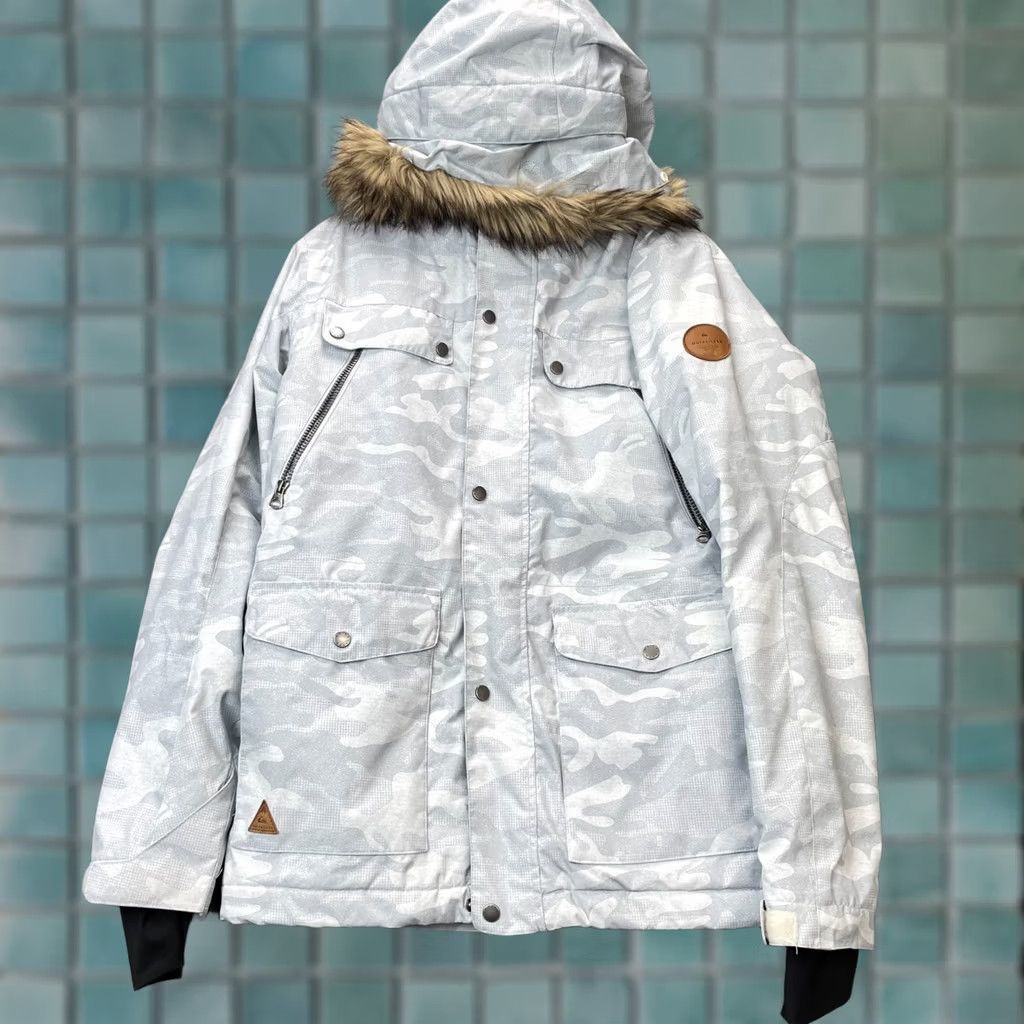 Quiksilver Quiksilver Jacket Mens Small Gray Camo Dryflight Faux Fur Lined Coat Hooded Ski Jacket Size US S / EU 44-46 / 1 - 1 Thumbnail