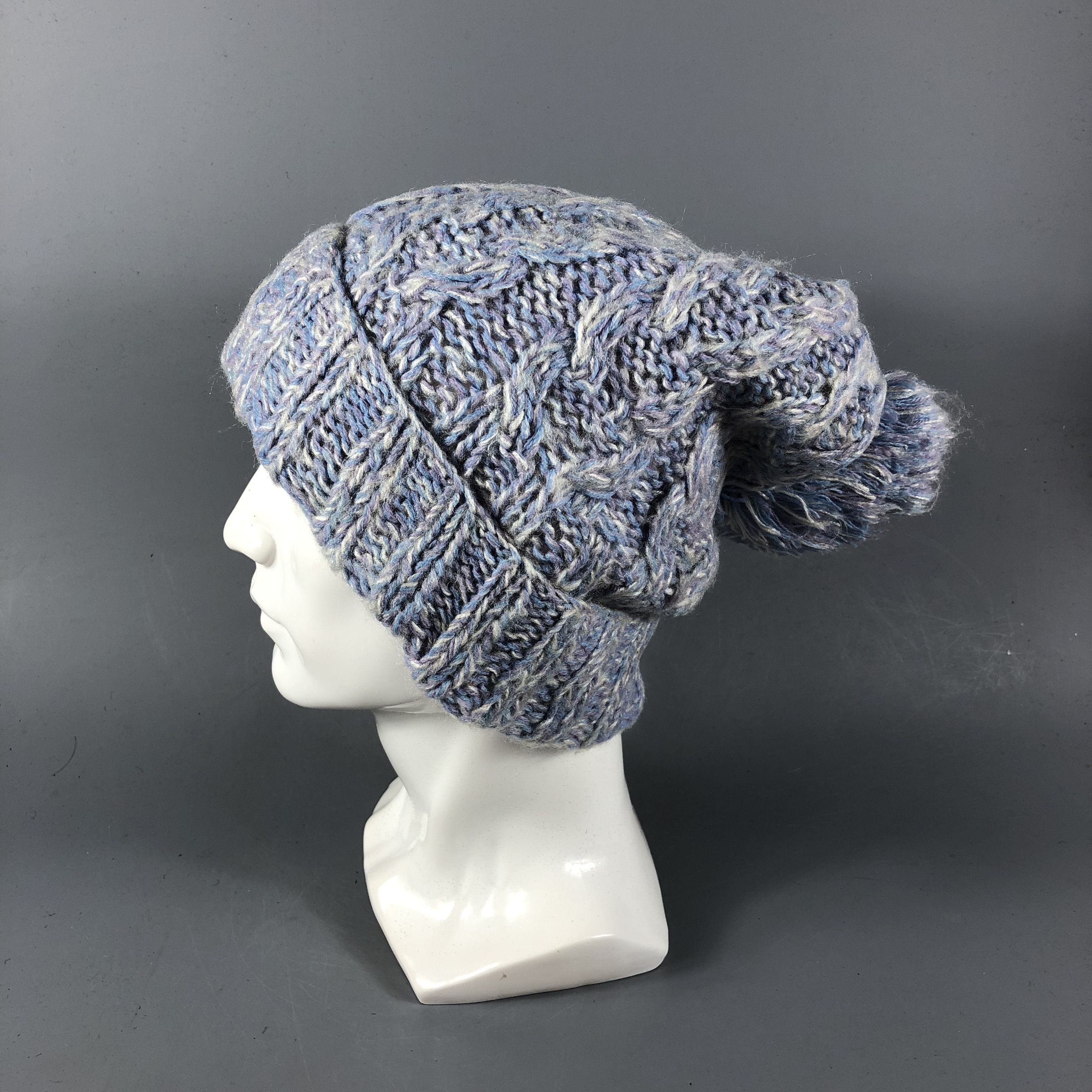 Vintage Unknown Cable Knit Bobble Ski Beanie Snowcap Snow Hat B812 Size ONE SIZE - 1 Thumbnail