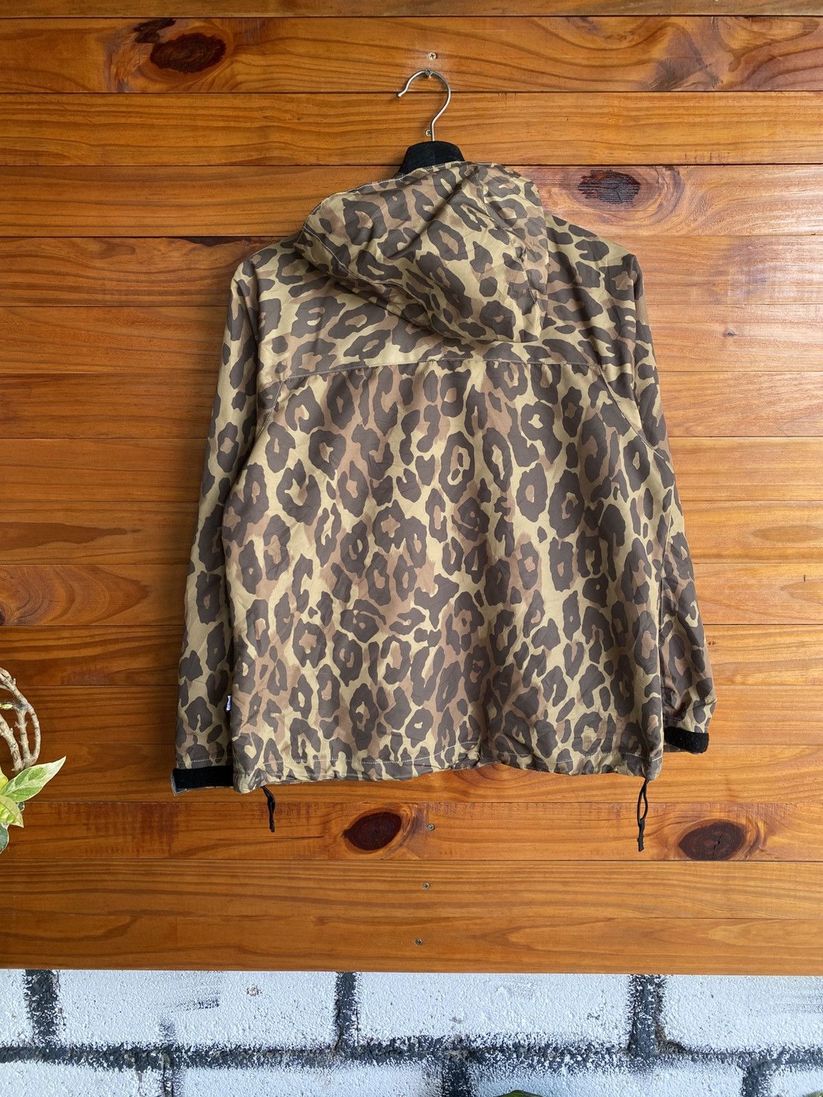 Japanese Brand RNA Inc Leopard Print Hooded Jacket – Vintage Streetwear Size US S / EU 44-46 / 1 - 12 Thumbnail