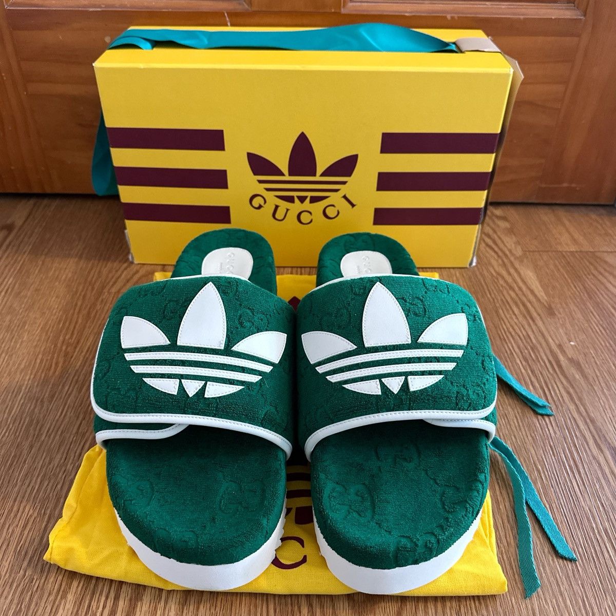 Gucci Magic sponge GG/ Demetra Size US 14 / EU 47 - 1 Thumbnail