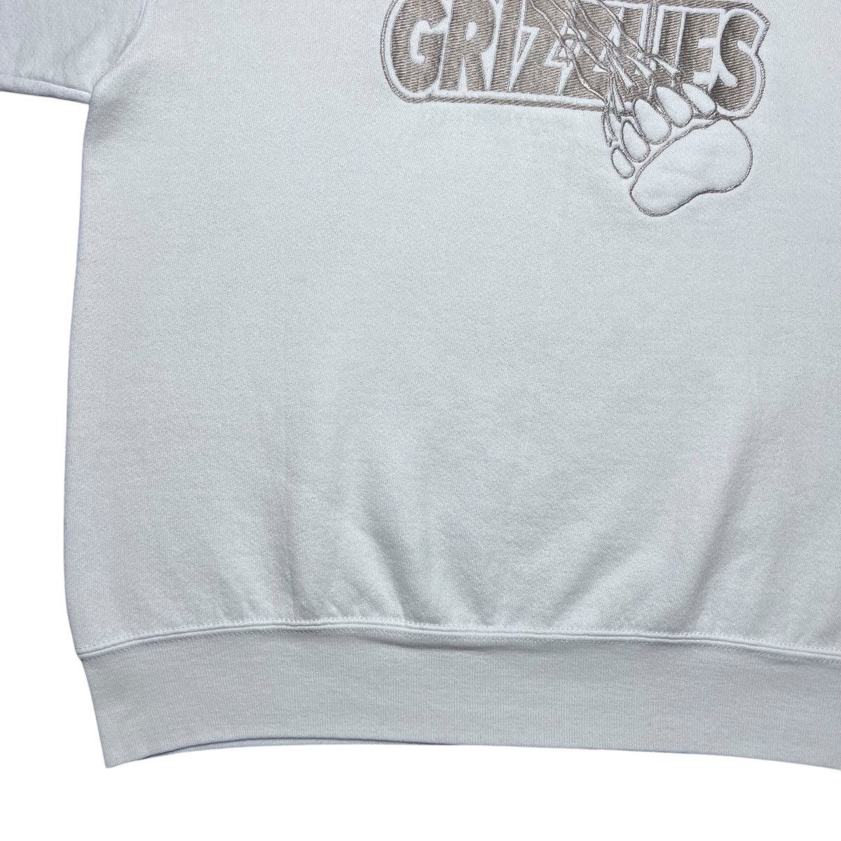 Other Vintage 1990s IHL Denver Grizzlies Embroidered Sweatshirt Size US L / EU 52-54 / 3 - 8 Thumbnail