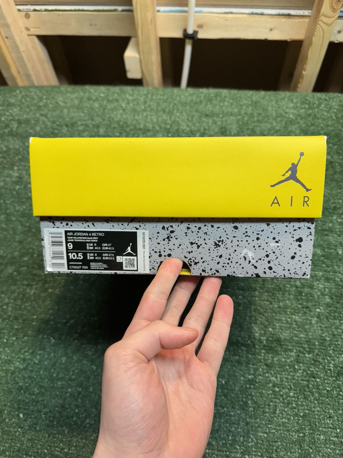 Jordan Brand Jordan Retro 4 Lightning Size 9 Size US 9 / EU 42 - 14 Thumbnail