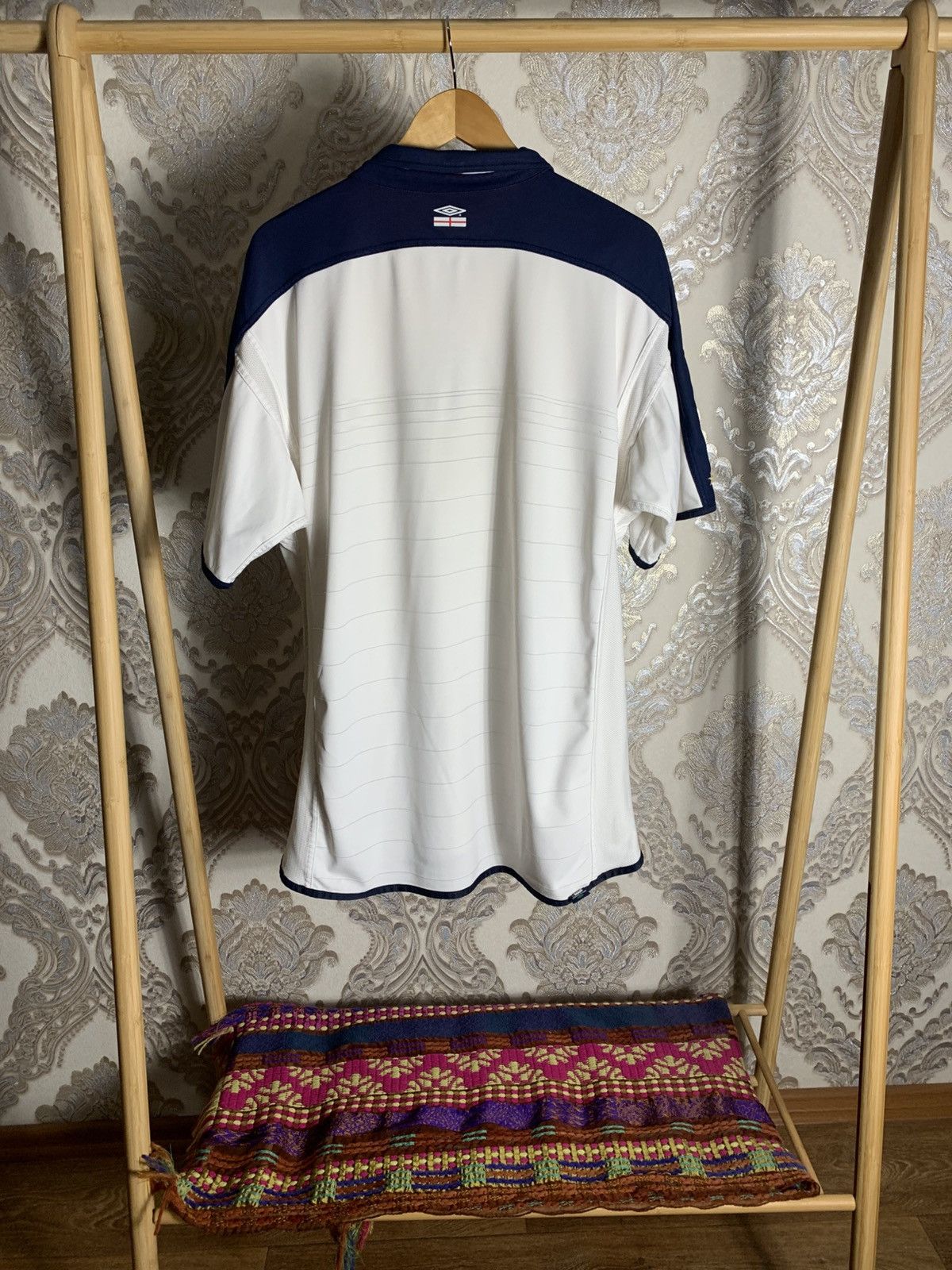 Umbro VINTAGE UMBRO ENGLAND RETRO SOCCER JERSEY MANCHESTER Y2K 90s Size US XXL / EU 58 / 5 - 7 Thumbnail