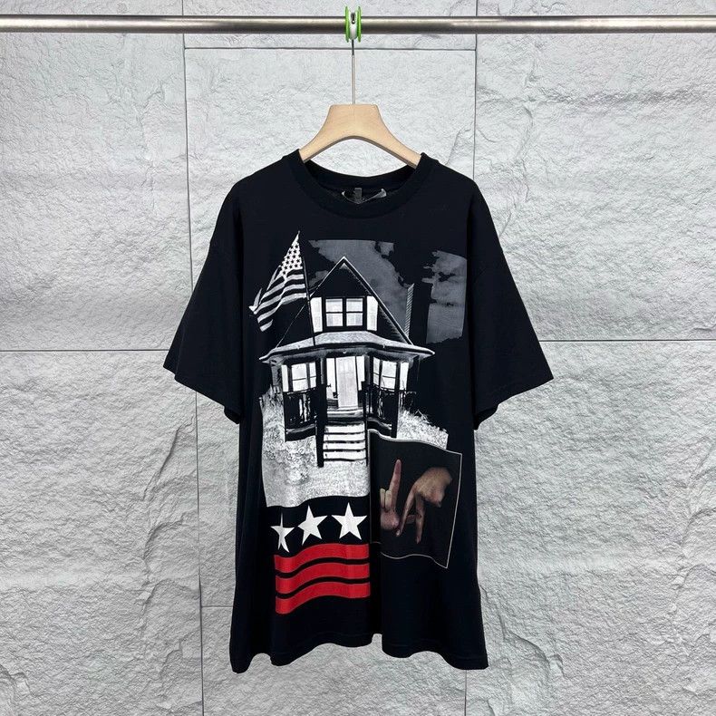 Givenchy Givenchy Black patterned print round-neck short-sleeve T-s Size US L / EU 52-54 / 3 - 1 Thumbnail