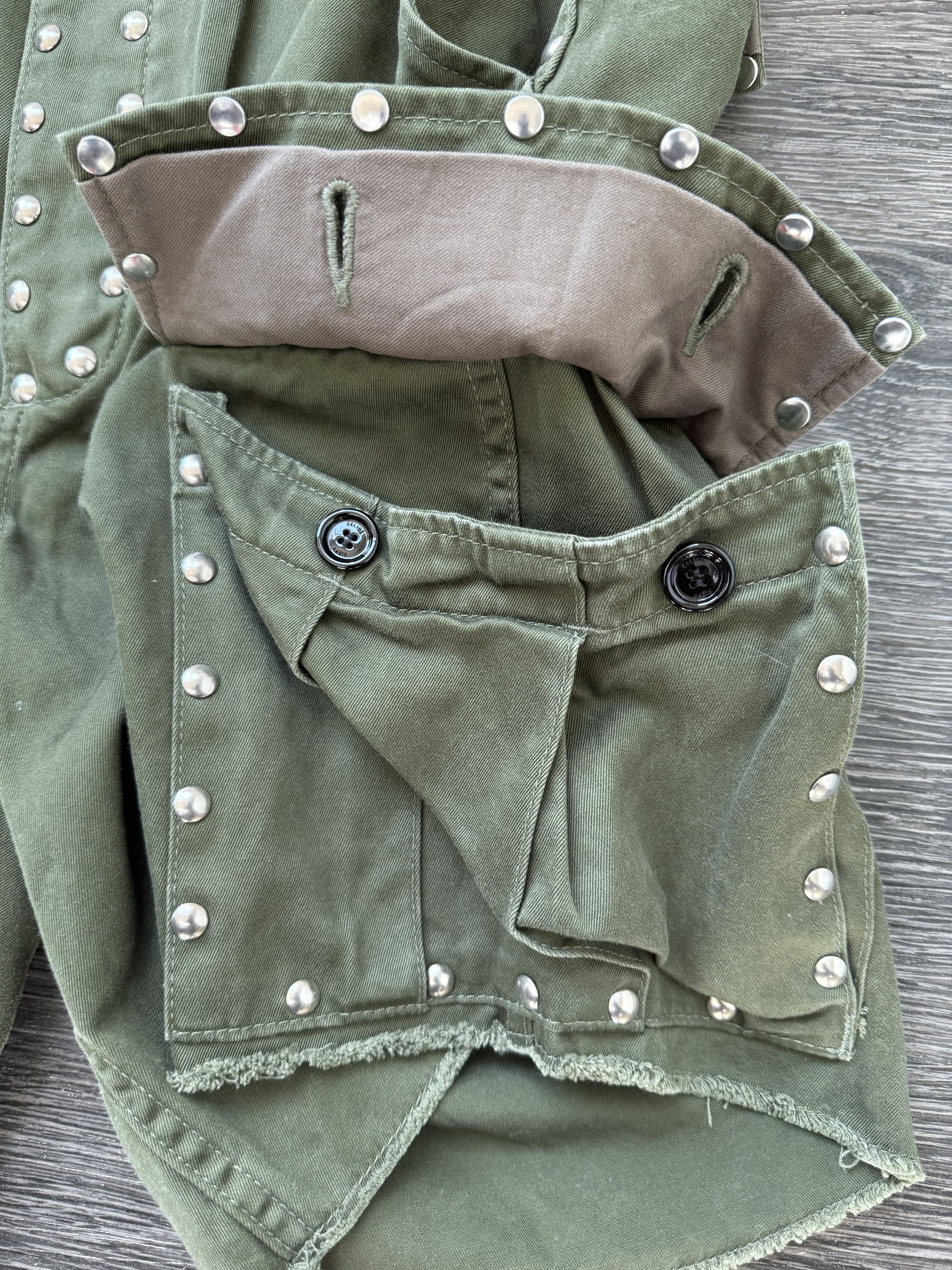 Celine Celine military studded cargo shorts Size US 36 / EU 52 - 12 Thumbnail