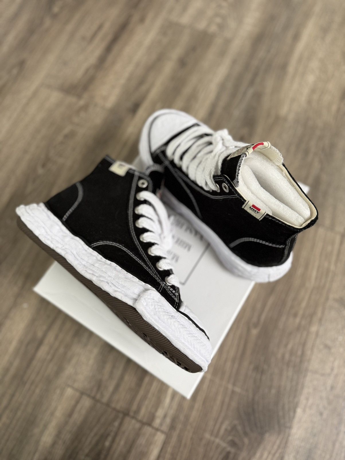 Maison MIHARA YASUHIRO Maison Mihara PETERSON 23 HIGH Black & White Size US 10 / EU 43 - 1 Thumbnail