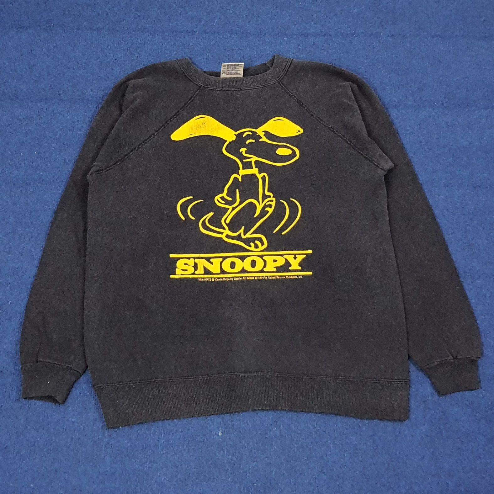Hanes Vintage 90s Snoopy Peanuts Sweatshirt Hanes USA C278N6 Size US M / EU 48-50 / 2 - 1 Thumbnail