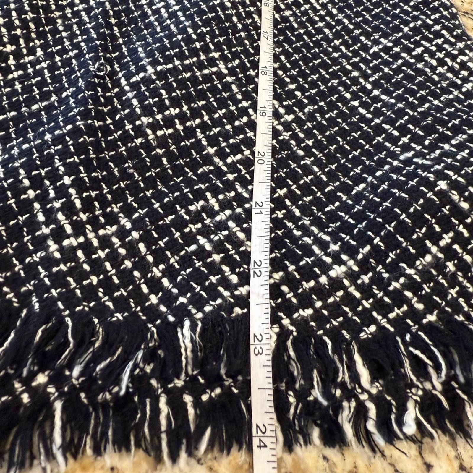 Coldwater Creek Coldwater Creek black & white tweed fringe mini skirt SZ M Size 32" / US 10 / IT 46 - 11 Thumbnail