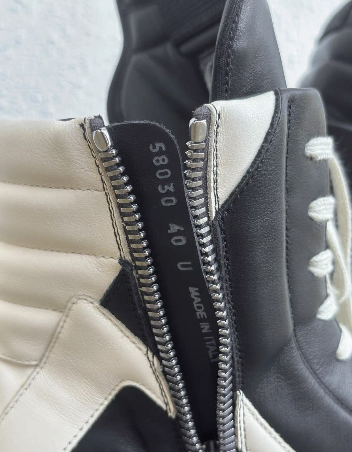 Rick Owens Rick Owens Black & White High-Top Inverted Triangle Size US 7 / EU 40 - 7 Thumbnail