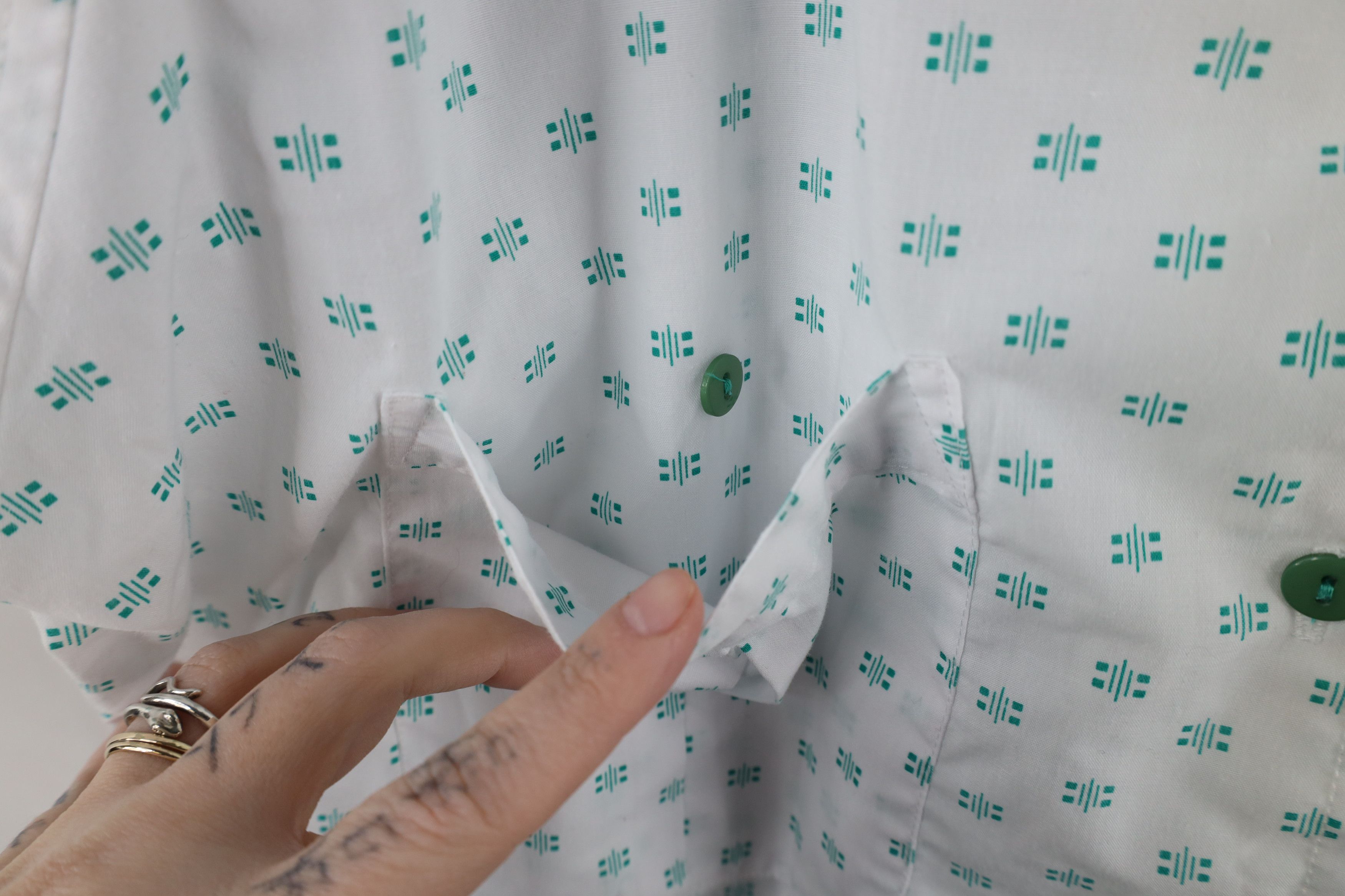 Vintage Vintage 80s 90s Streetwear Cuffed Geometric Button Shirt Size L / US 10 / IT 46 - 10 Thumbnail
