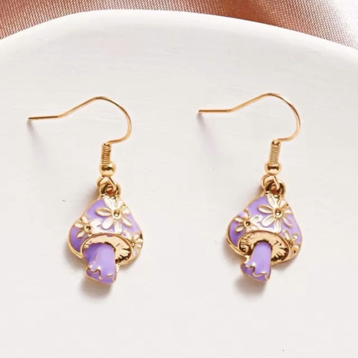 Other Gold Tone Purple Enamel Mushroom Floral Cute Dangle Earrings Size ONE SIZE - 9 Thumbnail