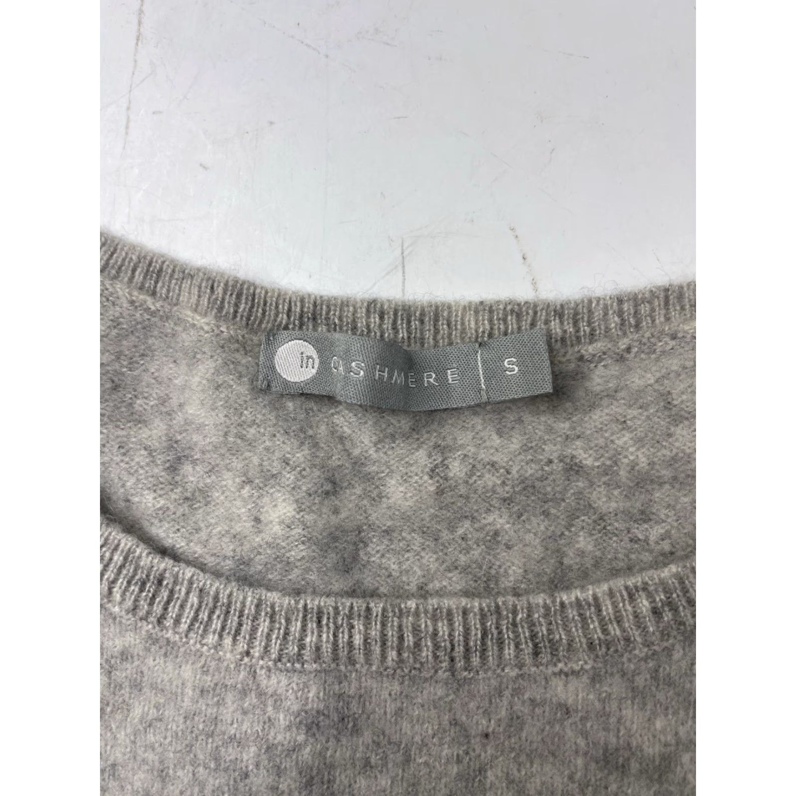 Vintage In Cashmere Women’s S Gray Cap Sleeve Sweater Pullover Knit 100% Cashmere Short Sleeve Lightweight Classic Luxury Shirt Womens Size S / US 4 / IT 40 - 2 Thumbnail