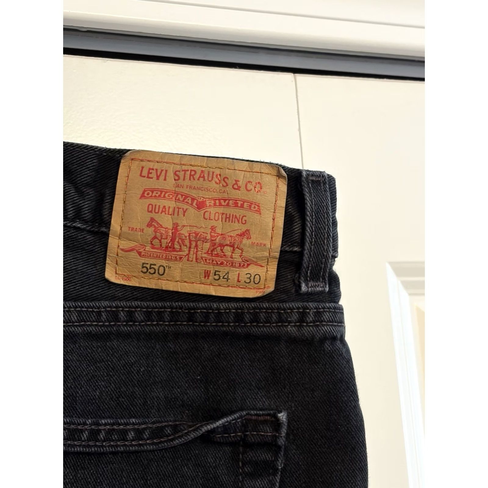 Levi's VINTAGE Levis 550 Relaxed Fit Straight Denim Black Jeans 54x30 Men Regular 34" Waist 30" Inseam Size US 38 / EU 54 - 3 Thumbnail