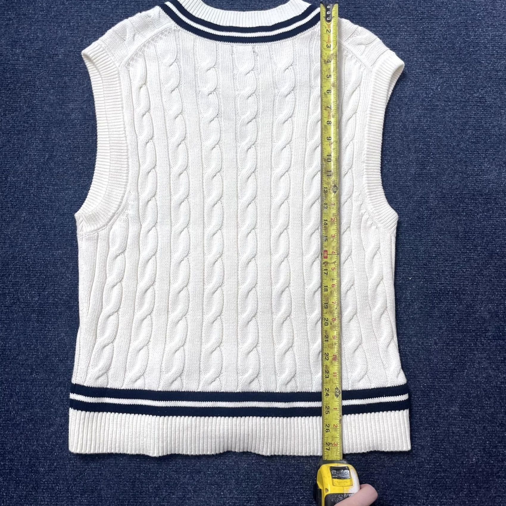 Abercrombie & Fitch Abercrombie & Fitch Sweater Vest Womens M White Cable Knit V Neck Oversized Size M / US 6-8 / IT 42-44 - 4 Thumbnail