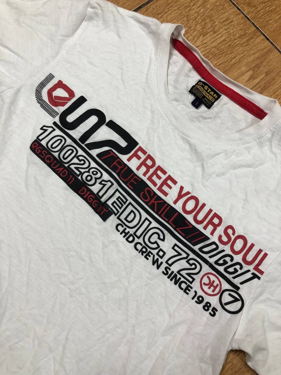 Vintage Vintage Spell Out Big Logo Tee Shirt Size US S / EU 44-46 / 1 - 5 Thumbnail