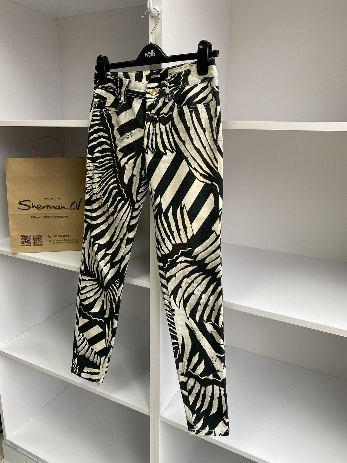 Just Cavalli × Vintage Vintage Just Cavalli Black/White Printed women’s pants Size 27" / US 4 / IT 40 - 12 Thumbnail